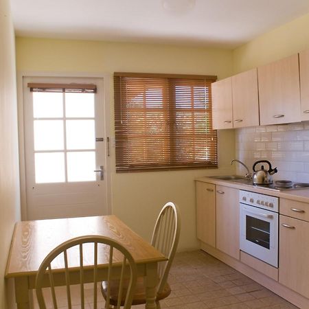 אורנג'סטאד Camacuri Apartments חדר תמונה